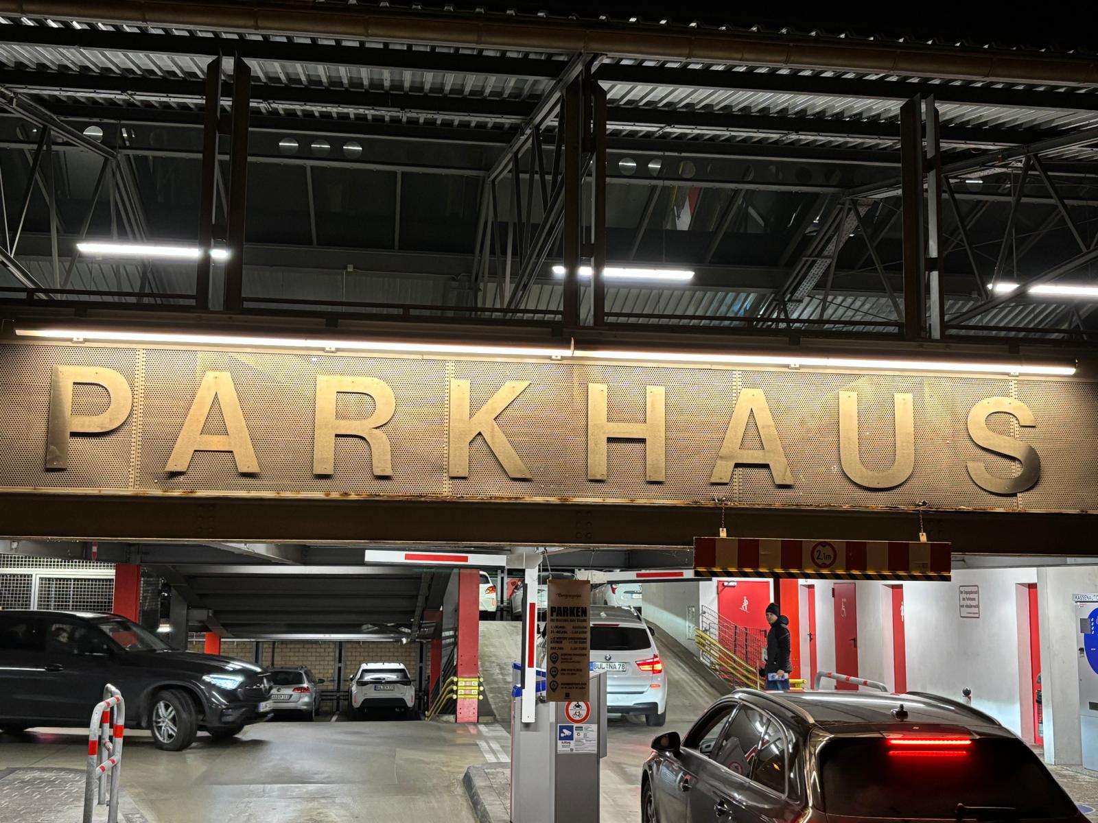 Featured image for “Parkhaus Burglengenfeld – Modernisierung der Außenbeleuchtung”